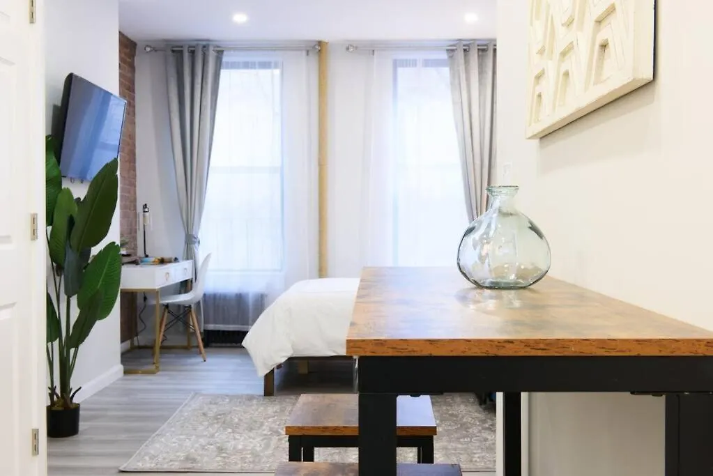 240-9 Luxury Prime Location Studio W&D 纽约 公寓